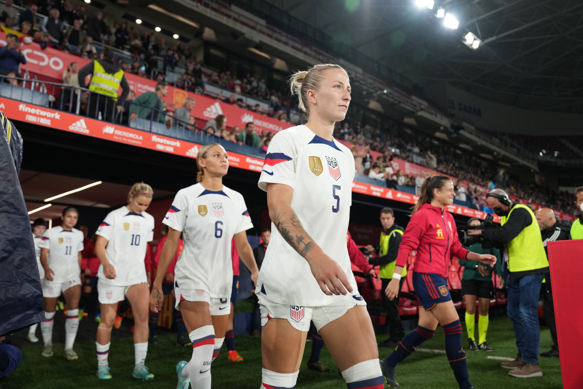 Team USA, Hailie Mace, Trinity Rodman, Lindsey Horan and the rest of USWNT make their way out to the field to play Spain in Pamplona, Spain.